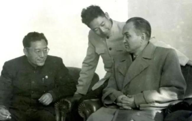 Follow President Xi to see the world, talk to Volga on the Yangtze River, these stories have to be told. ......